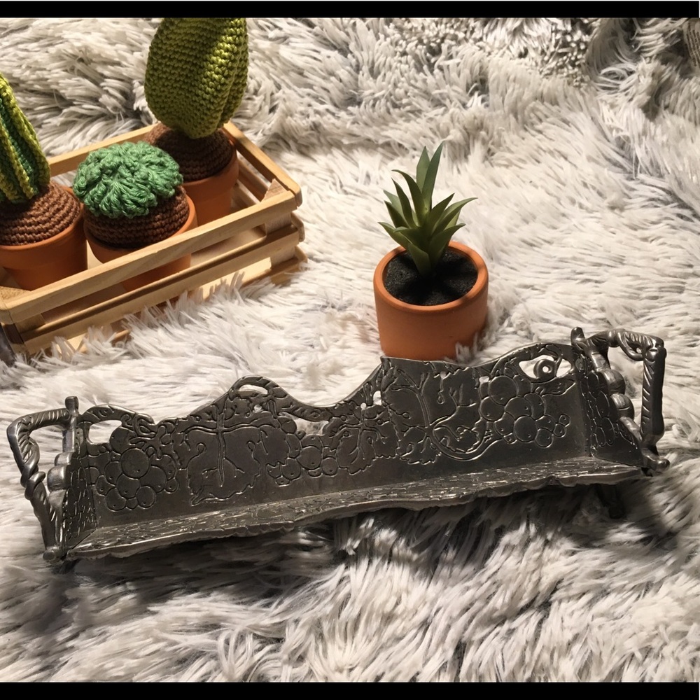 Arthur Court Grape cracker tray